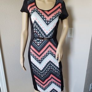 Knee length patterend/color block dress